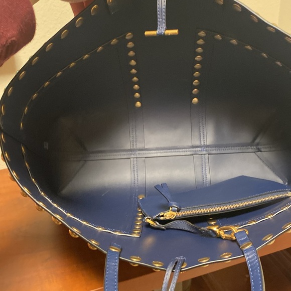 Tory Burch Block T Tote, Navy and Gold. - Picture 12 of 12